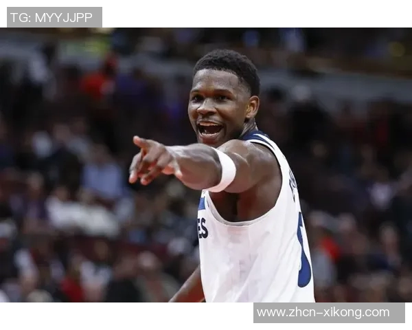 爱德华兹高效得分难救主球队失利全场19投11中砍下31分表现依旧亮眼