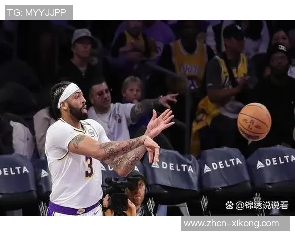 浓眉首节疑似崴脚退场4分4篮板1抢断望无大碍